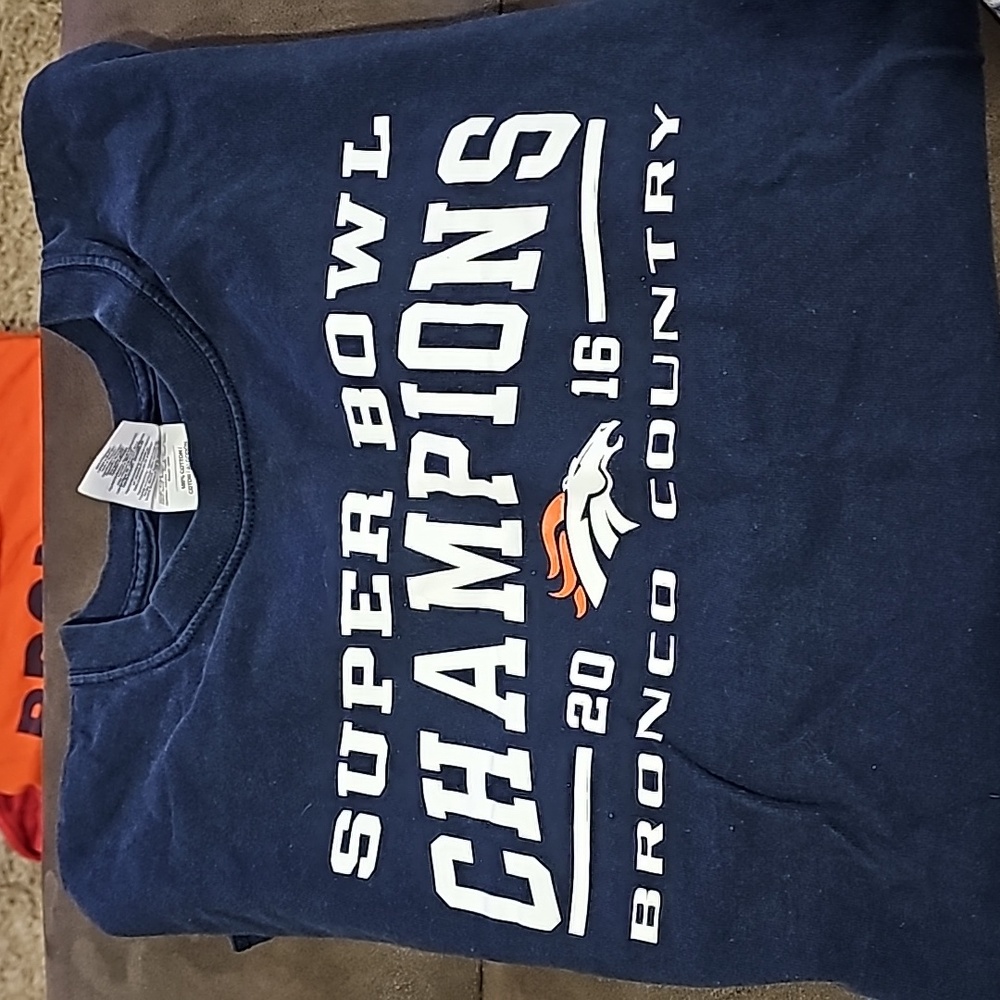 Broncos tshirt